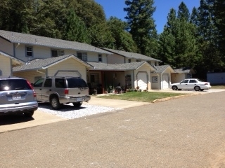 Building Photo - Foothill Pines