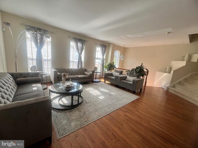 Foto del edificio - 7317 Hampton Manor Pl