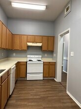 Building Photo - 300 Barnett Rd