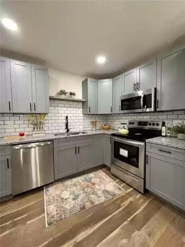 Foto del edificio - 3217 W Hartnett Ave