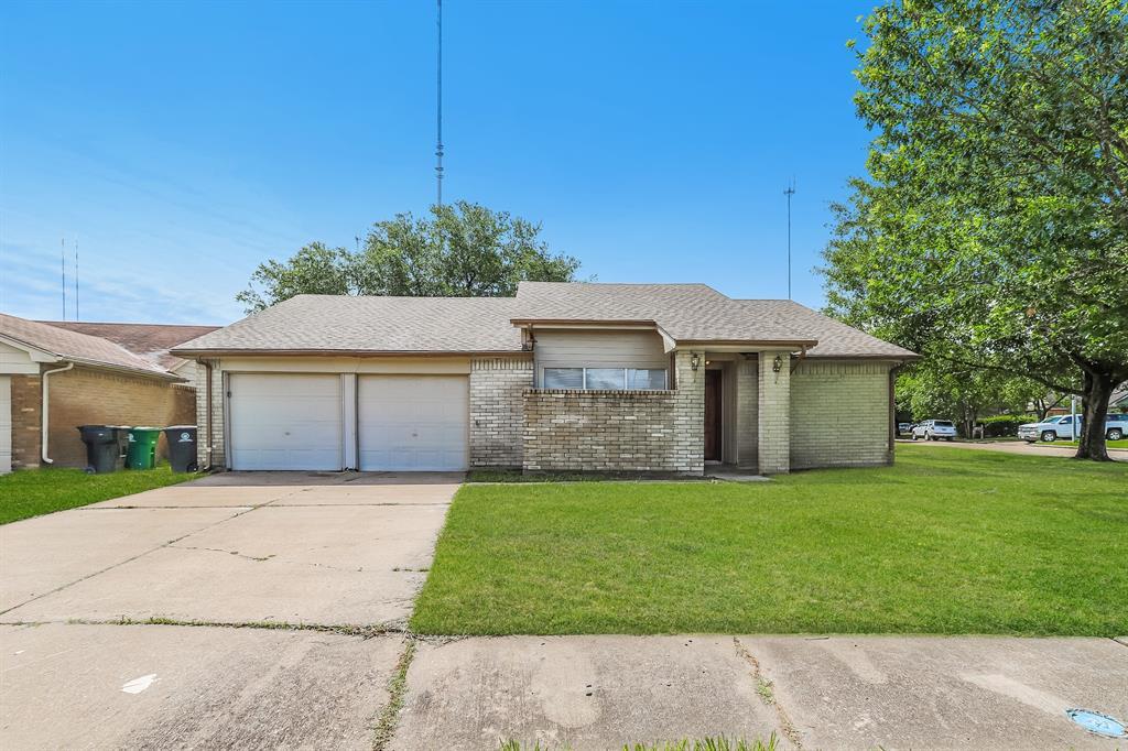 Primary Photo - 17223 Foxfield Dr