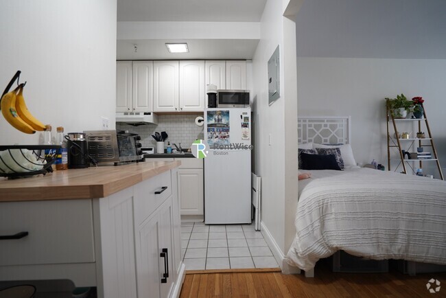 Building Photo - 529 Beacon St