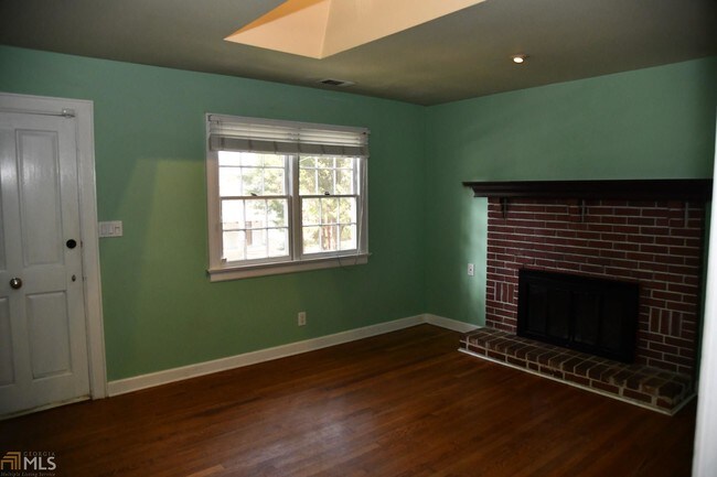 Foto del edificio - 1485 Hawthorne Ave NW