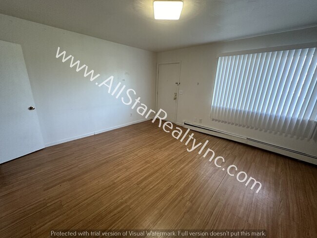 Building Photo - 3901 Northwood Unit 1
