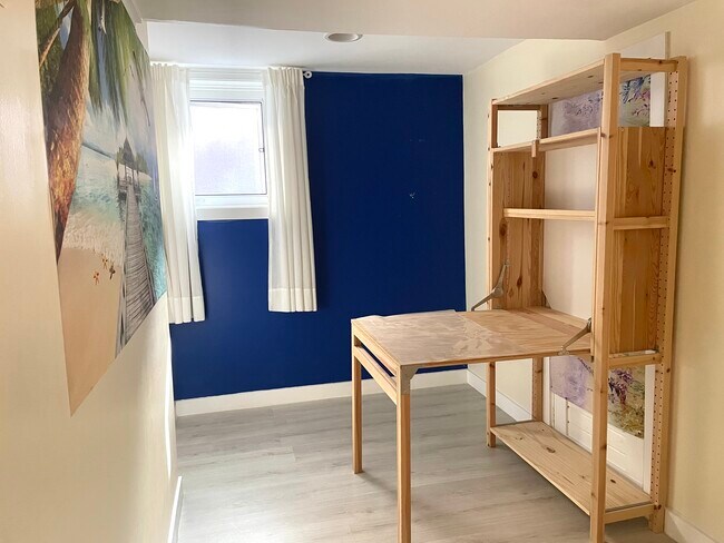 Photo du bâtiment - 2929 33rd Av W