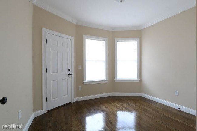 Building Photo - 5 br, 2 bath Apartment - 10 Brinton St # 2
