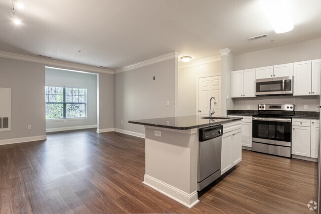 2BR, 2BA - The Commons at Boston Road