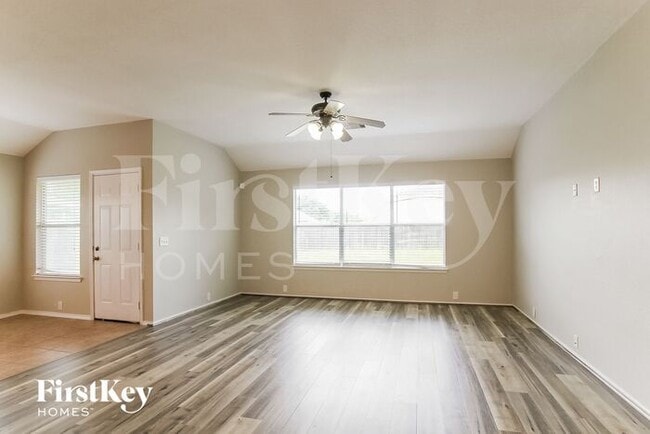 Building Photo - 1106 Sun Prairie Dr