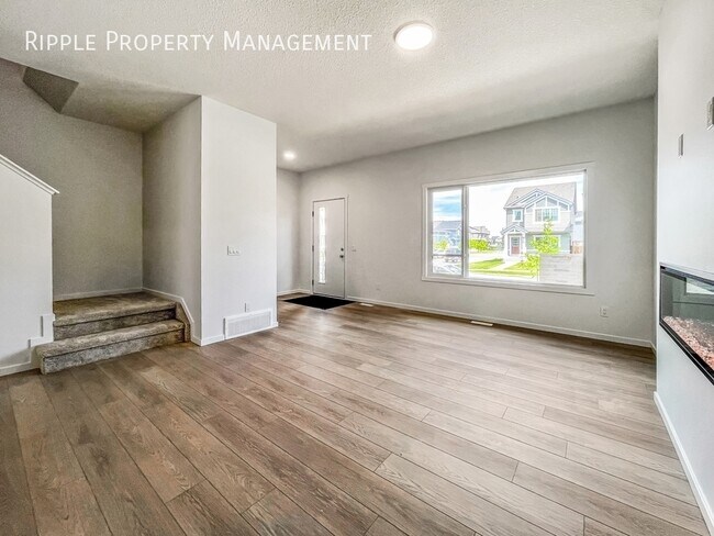 Photo du bâtiment - BRAND NEW 3 BEDS + DEN, 2.5 BATHS UPPER SUITE | EXCLUSIVE CLUBHOUSE ACCESS