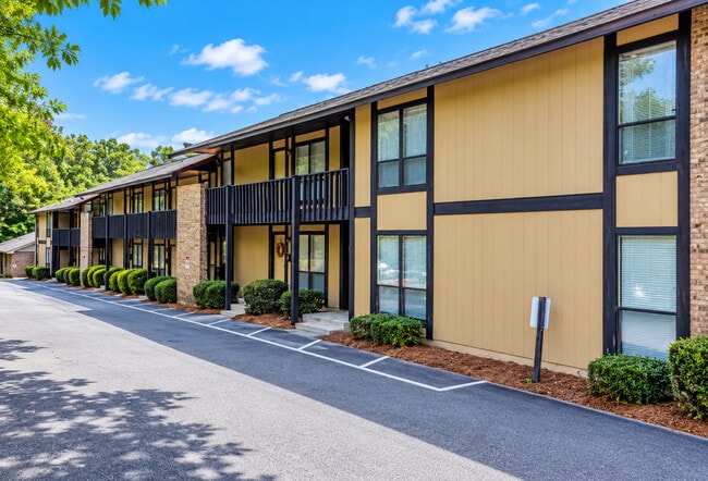 Building Photo - Gentian Court