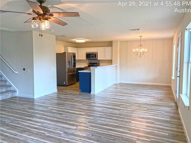 Building Photo - 5713 Silver Screen Dr