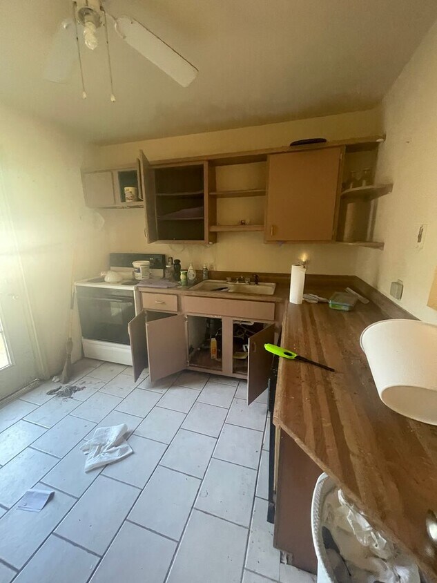 Foto del edificio - Make Ready Home ready for Upgrades!