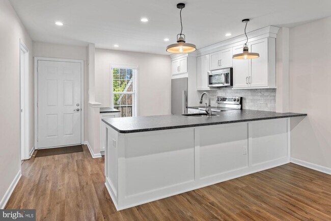 Building Photo - 106 Valley Stream Cir