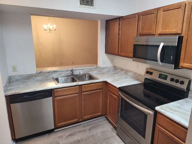 Building Photo - 9539 Newdale Way