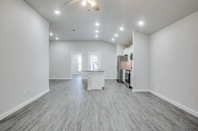 Building Photo - 10518 Abbeville Ave