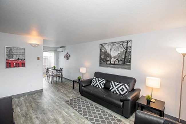 Building Photo - Corvallis Triplex