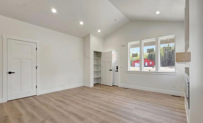Foto del edificio - 2631 N Prospect Dr