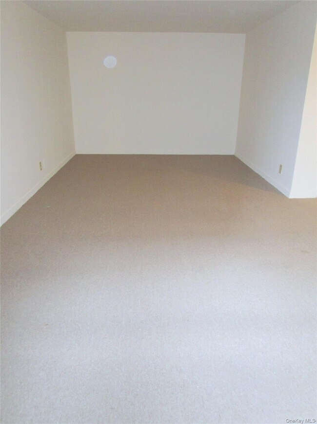 Building Photo - 123 Valentine Ln