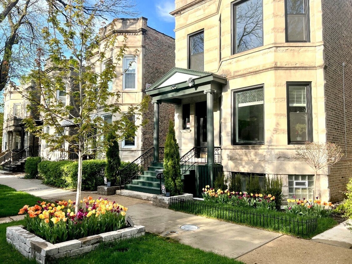 Foto principal - 2447 N Mozart St