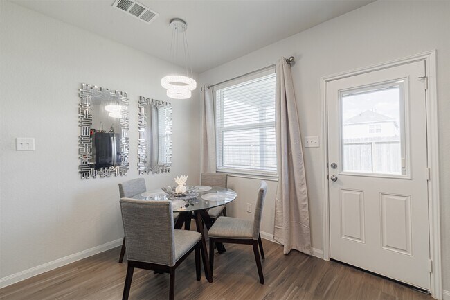 Building Photo - 3914 Giorgio Pastel Pl