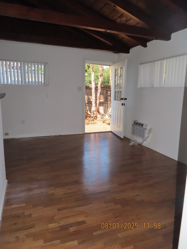 living room - 4415 154th St