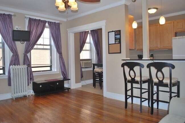 Building Photo - 122 Riverway