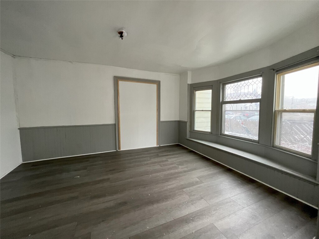 139 Oak St Unit 3, Binghamton, NY 13905 Room for Rent in Binghamton