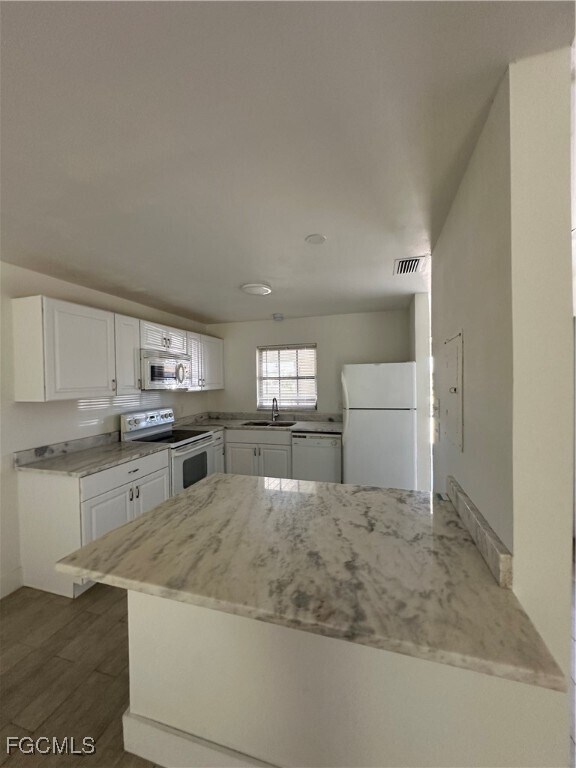 Foto del edificio - 324 Palmetto Dr