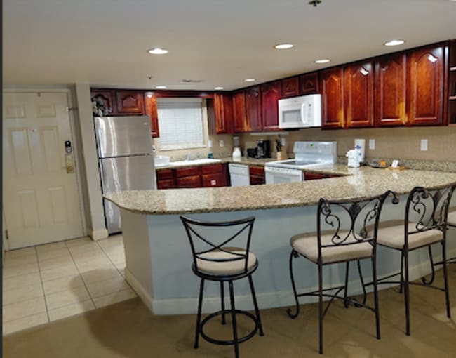 Building Photo - Turnkey Furnished Condo