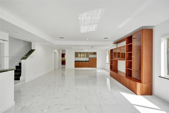 Foto del edificio - 10065 Bay Harbor Terrace