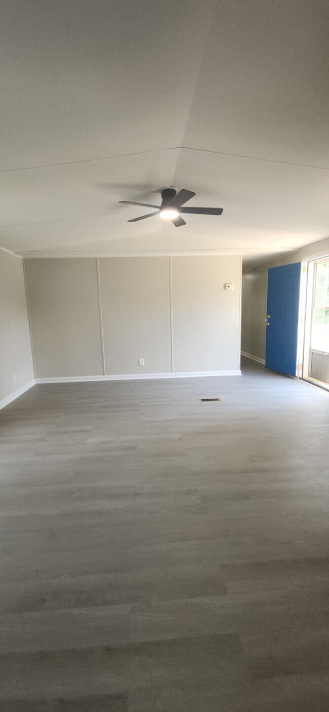 Building Photo - 19 Whispering Pines Cir