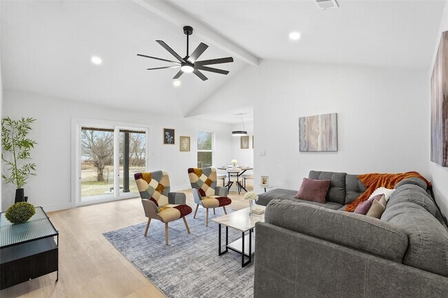 Foto del edificio - 763 Lakeside Dr