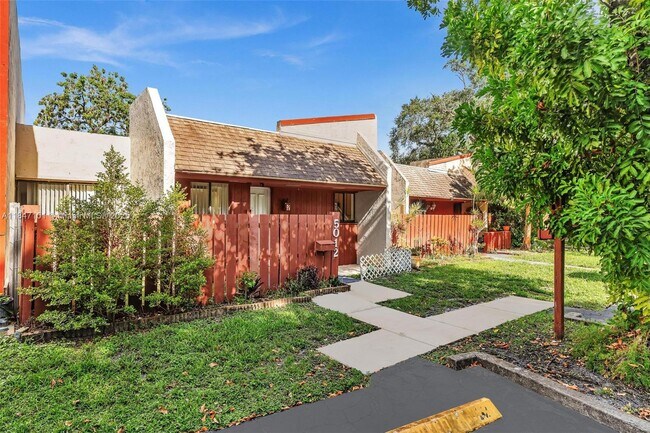 Foto del edificio - 5012 SW 40th Ave