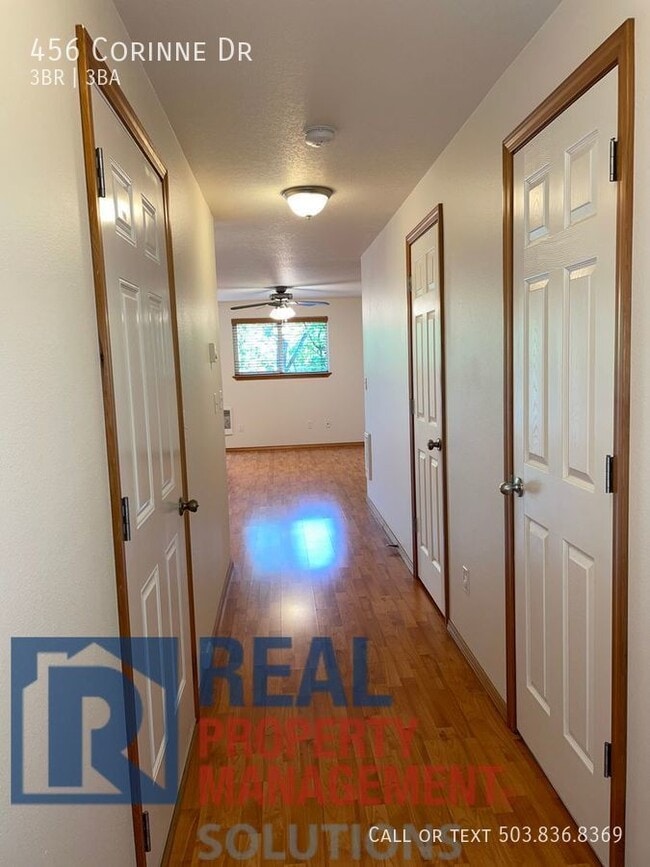 Building Photo - 456 Corinne Dr
