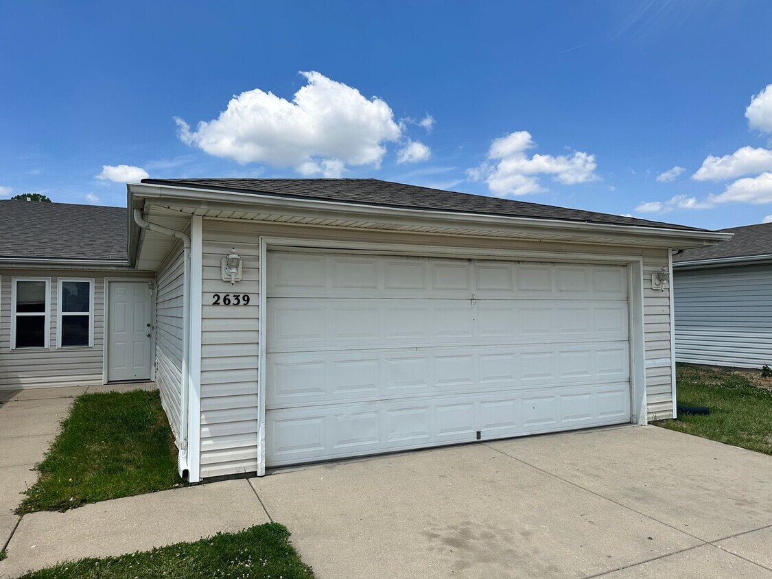 Primary Photo - 2635-2639 N 5