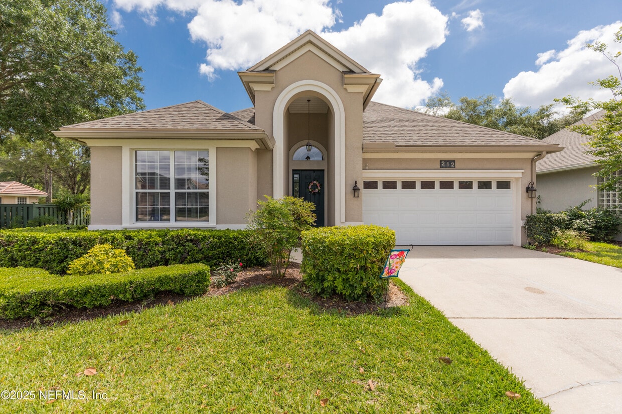 Foto principal - 212 Island Green Dr