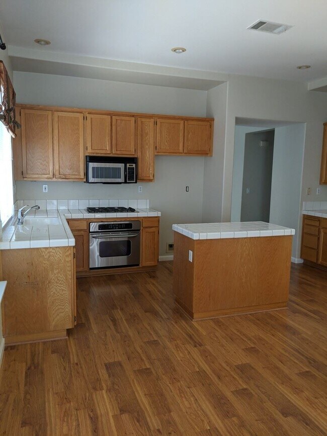 Building Photo - 3 br, 2 bath House - 3961 Shaker Run Circle