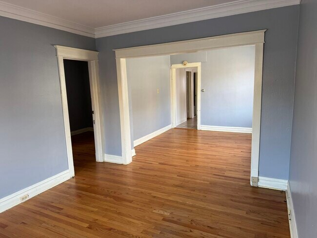 Foto del edificio - 7907 W Grand Ave