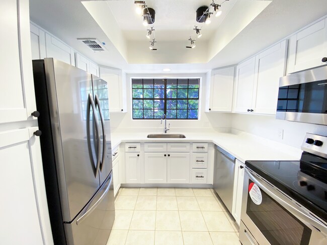 Foto del edificio - 5950 N 78th St