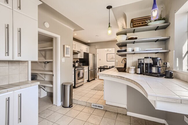 Fantastic 2 bedroom Remolded Ranch in Mayf... - Fantastic 2 bedroom Remolded Ranch in Mayf... House