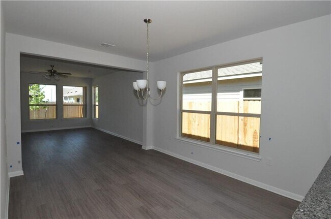 Foto del edificio - Great location in a quiet neighborhood! Pet Friendly!