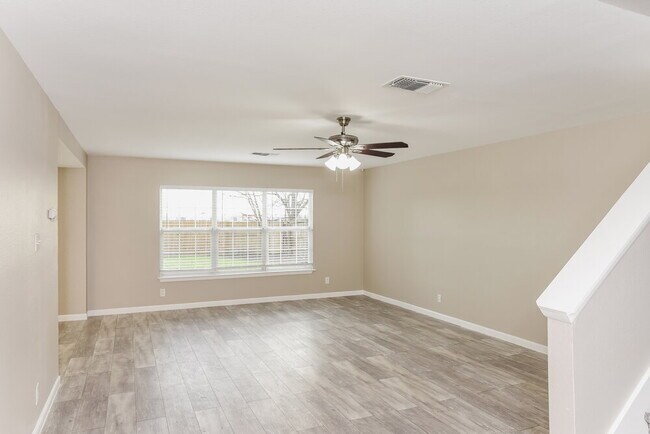 Building Photo - 4234 Sunrise Cove Dr