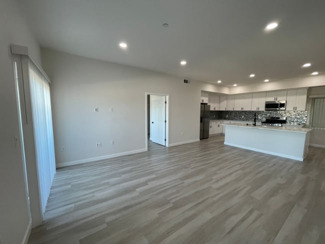 Photo - 2341 Ulric St Apartment