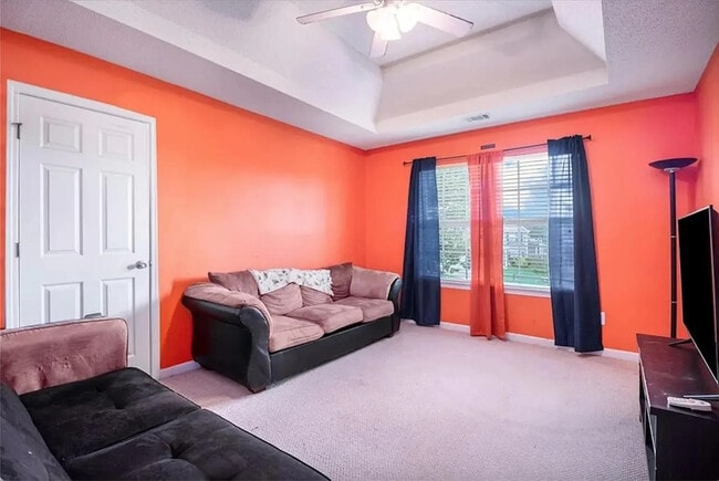 Building Photo - Room in House on Cabana Way