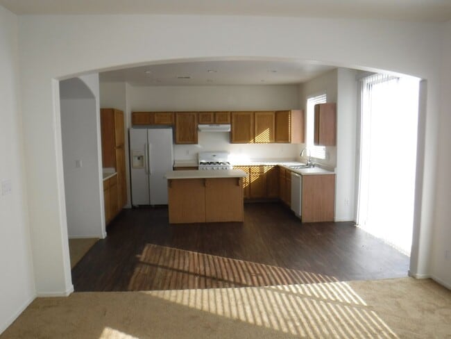 Foto del edificio - SPACIOUS 5 BEDROOM