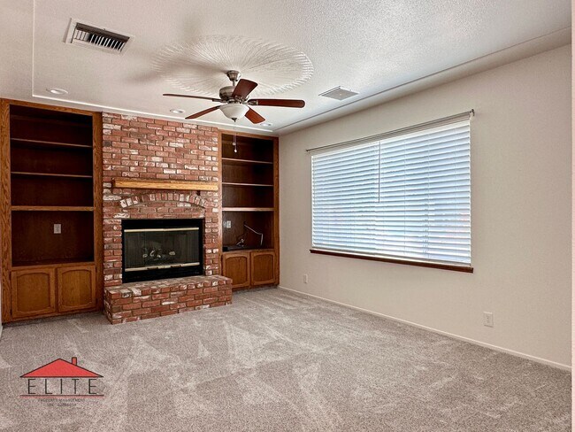 Foto del edificio - BEAUTIFUL HERITAGE HOME AVAILABLE NOW!