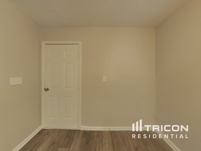 Building Photo - 404 Wolf Creek Ct