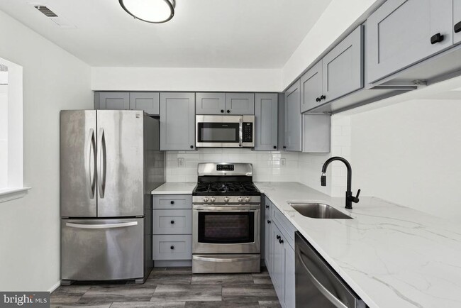 Foto del edificio - 4202 Aberdeen Ln