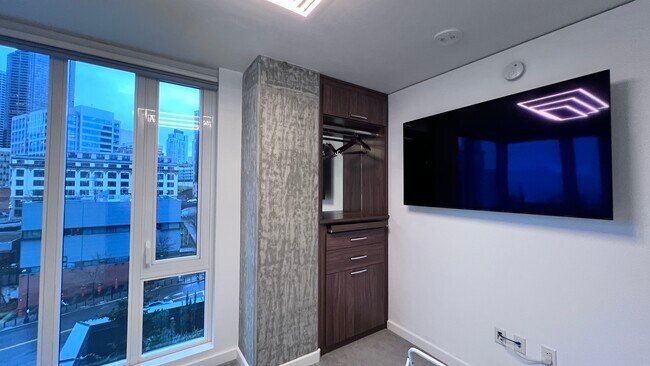 Master Bedroom - 450 S Main St