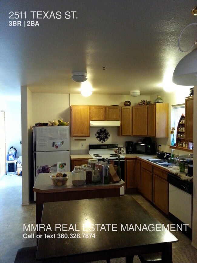 Building Photo - PRE-LEASING: 3 Bedroom Bellingham Townhome